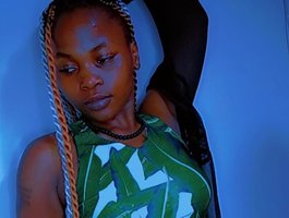 BaddieDirtyPretty live cam model at BongaCams