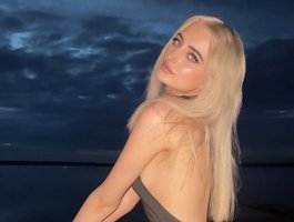 AuraLahrman live cam model at BongaCams