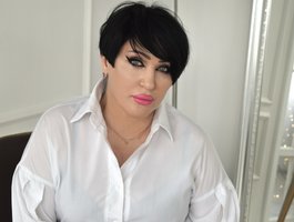 KiraTempt live cam model at BongaCams