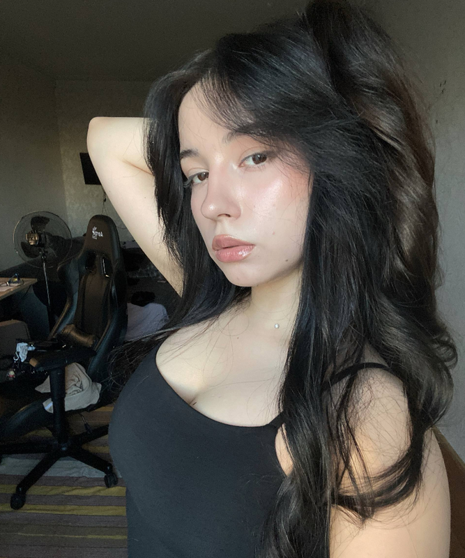 Тікелей эфирде жыныстық қатынас, түкті кискаларды жуу туралы бейнелер Жас аналар бейнеленген орыс порно