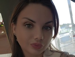 RoxieAnne live cam model at BongaCams
