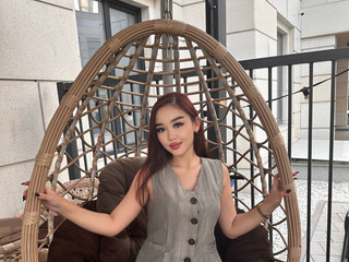 Let's have lunch in a nice place?