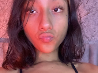 come play with sexy girl