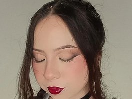 PetiteIvoryqueens live cam model at BongaCams