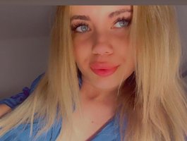 SelenaBanks live cam model at BongaCams