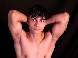 💦 Imagine my body pressed against yours…