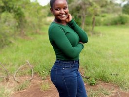 Emphi-30 live cam model at BongaCams