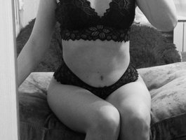 Watch SunriseBaby9 live on cam on BongaCams