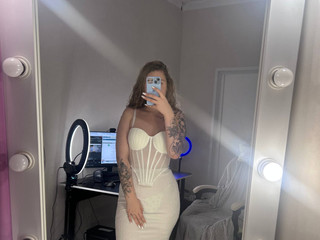 full-length photo -фото в полный рост