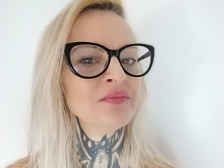 How does pink look like on me?😋