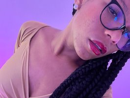 ErikaMooreLive Webcam