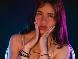 Hot-Barbie-Poku live cam model at BongaCams