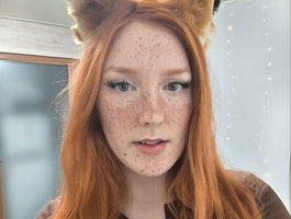 AmaryllisFox webcam model