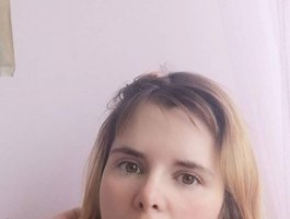 Watch ElenaPleasure live on cam on BongaCams