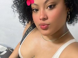 Watch YelissBrown live on cam on BongaCams