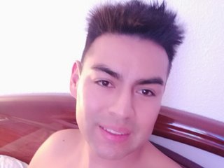 I Am Named Alexito199ocho, I Am A Brunette