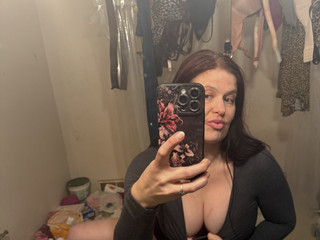 I like To Play With My Big Tits