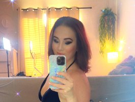 Watch Poisonedpeaches live on cam on BongaCams