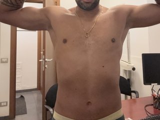 I Am From Rome, I'm 35 Years Of Age