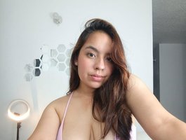 Watch SammyBoobiex live on cam on BongaCams