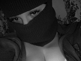 ZetaJones webcam model