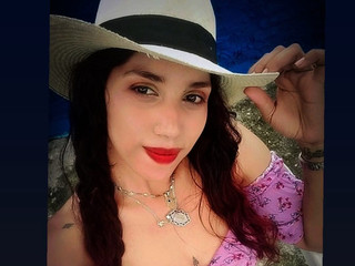 La NahomyBelle tierna