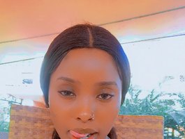 Watch Creamcindy live on cam on BongaCams