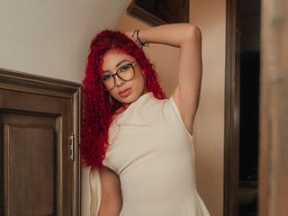 🤍WHITE AND HOT💖