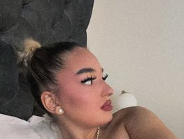 Watch Marisaaasss live on cam on BongaCams