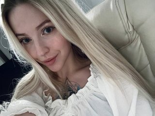 I'm A Live Webcam Alluring Woman, I Am A Blonde