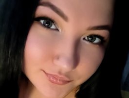 Alica28 live cam model at BongaCams