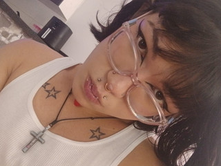 😏 A beautiful face that makes you fall without a