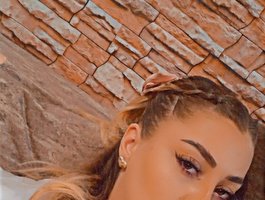 Watch KiraVelvet1 live on cam on BongaCams