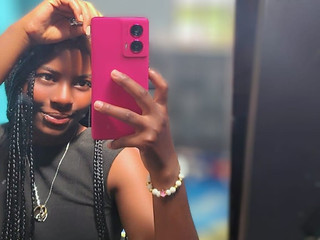 Touch of wild, hint of grace 🌙🖤