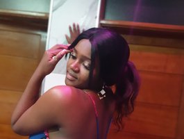 Watch Prettyone5 live on cam on BongaCams