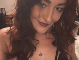 Watch LittleMinx live on cam on BongaCams