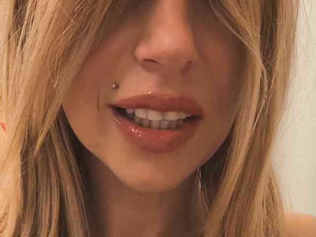 MajaJolie1987