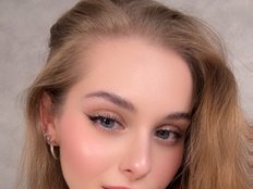 MiaBlankot Gallery Image 1