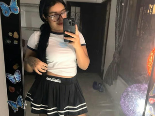 Curves and confidence 🖤🔥