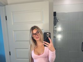 Webcam model TheRosieCheeks from BongaCams