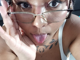 Do you like my tongue ?