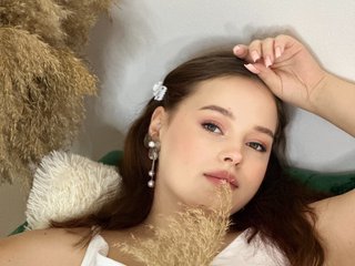 I'm A Sex Webcam Provocative Bimbo And 19 Is My Age