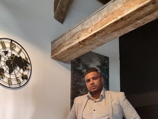 I Am A Brunette, My Name Is Bandusexy1451