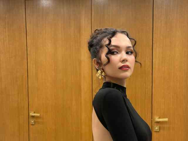 elina-syui