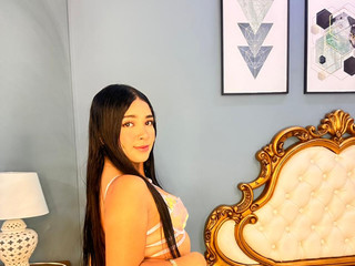 Pretty pink girl 🎀🌸