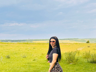 Another side of me😍