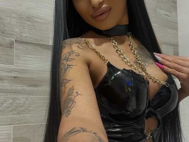 Latinella18