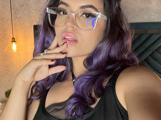 Sweet glance, wild thoughts