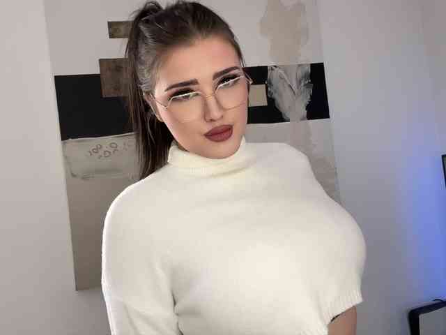 Miabrunette22