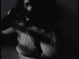 Touch of wild, hint of grace 🌙🖤